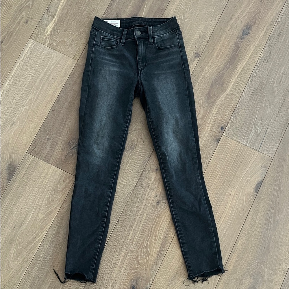 25 Gap universal jegging.